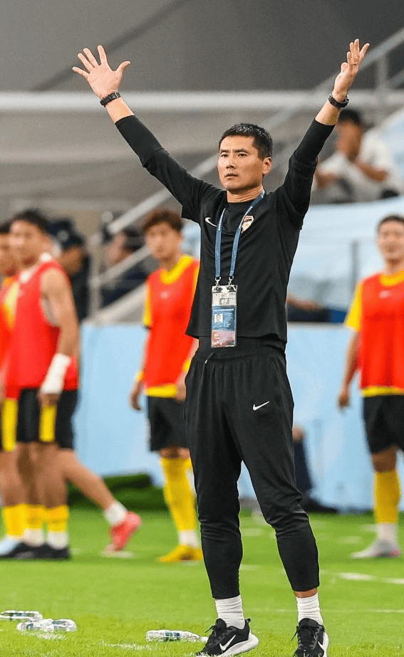 邵佳一任中国男足新任主帅,近期无正式比赛,组建磨合阵容是要务