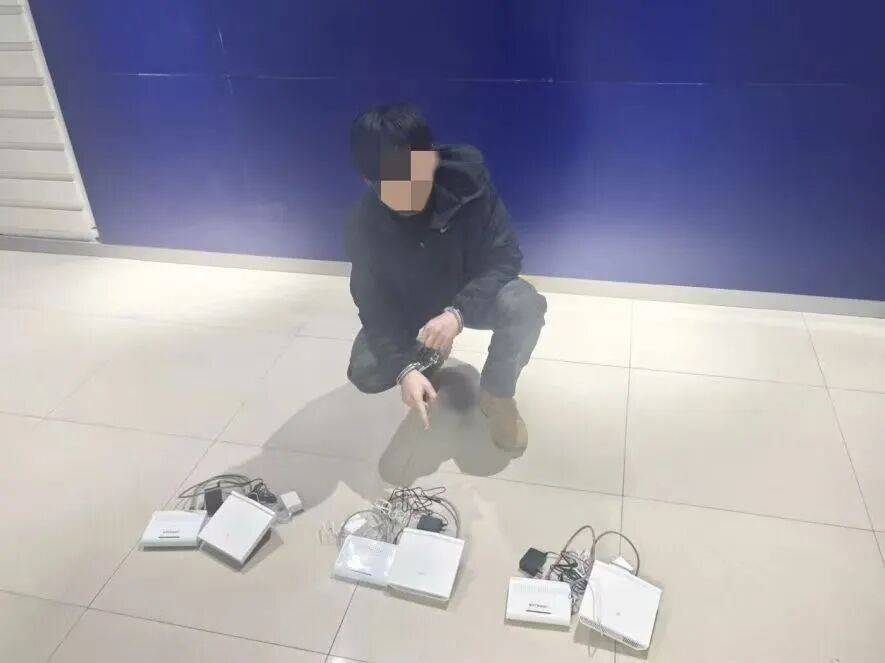 太可怕!呼和浩特一酒店客房内惊现“神秘”白色可疑设备!竟然是…