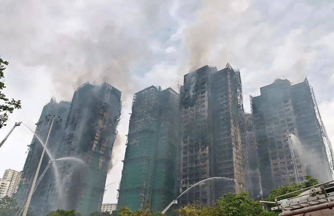 明火逐渐被扑灭!谢霆锋、佘诗曼、陈伟霆等明星为香港受灾民众祈福