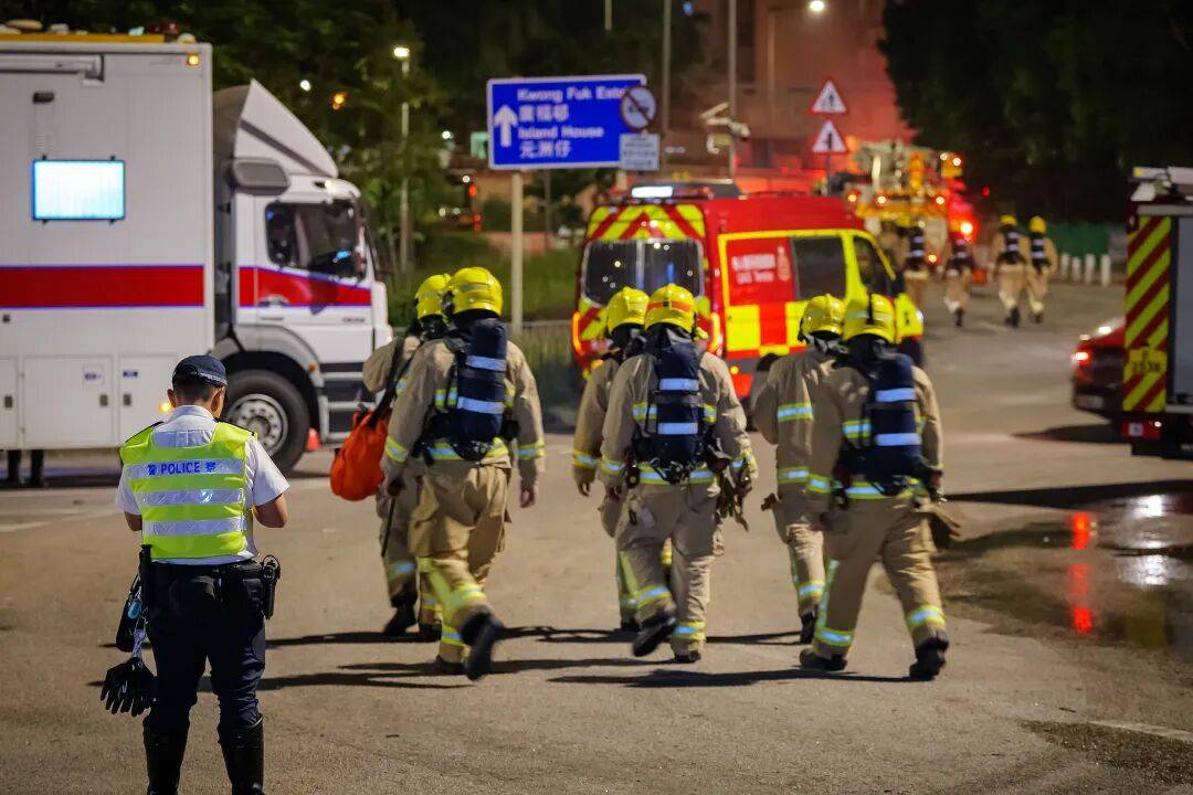 已致94人遇难,李家超:望内地协助!廉政公署:或涉贪污!这一幕令人破防