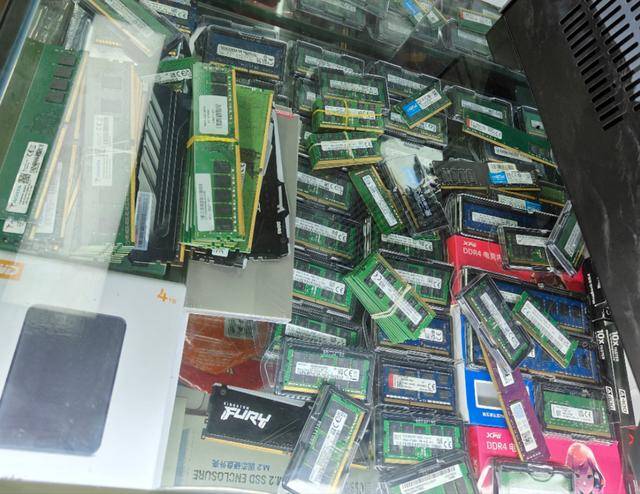 一场始料未及的存储涨价:全产业链缺货,手机电脑价格大概率上行