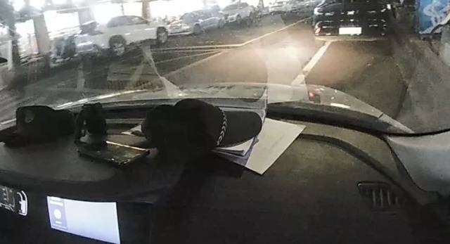 机智!快递在家门口被偷,她用一招抓到了人还拿回了东西